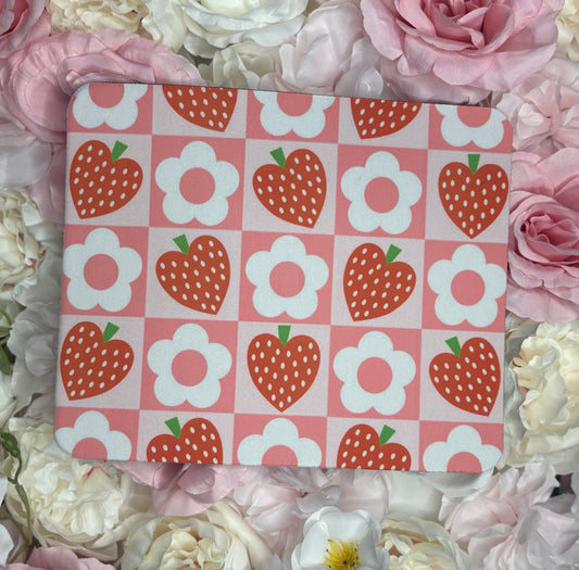 Mouse Pad | Red, Pink and White | Strawberry’s and Flower’s